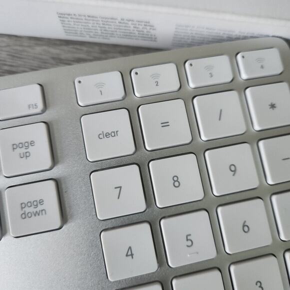 Bluetooth Wireless Matias Aluminum Keyboard FK418BTS / Apple / macOS / Windows 4 - Picture 4 of 12